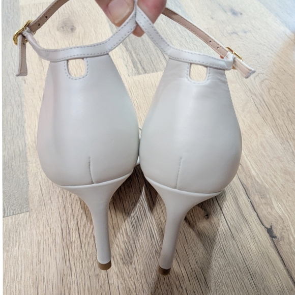 Stuart Weitzman Amelina Sandal - Picture 8 of 11